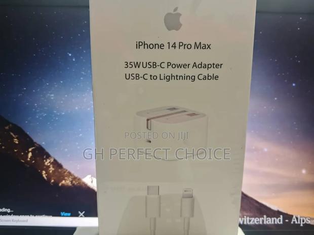 Chargeflex Fast iPhone Type C Charger · Photo 1