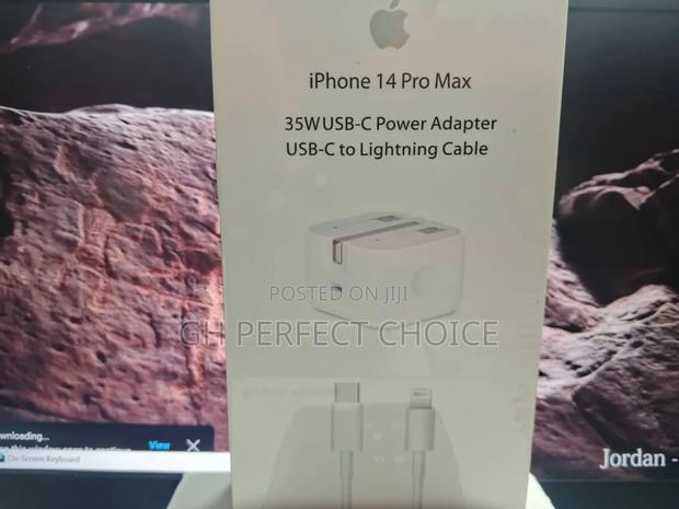 Powerburst iPhone Type C Charger · Photo 2