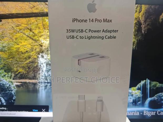 Powergenie 2.0 Fast iPhone Type C Charger · Photo 2