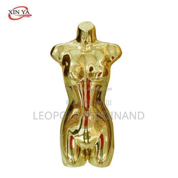 Half Hollow Golden Mannequin · Photo 3