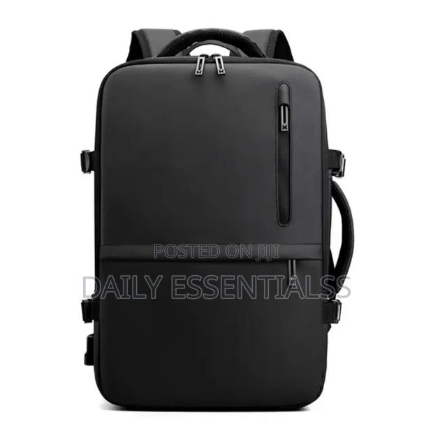 Smart Usb Charging Backpack · Photo 3