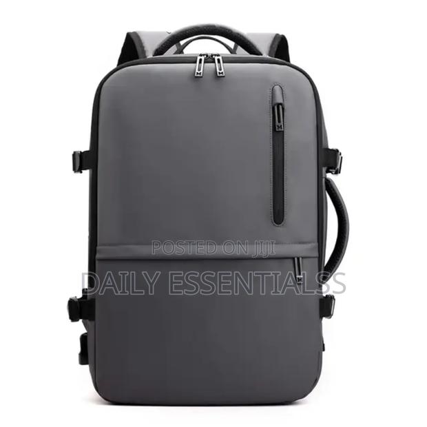 Smart Usb Charging Backpack · Photo 4