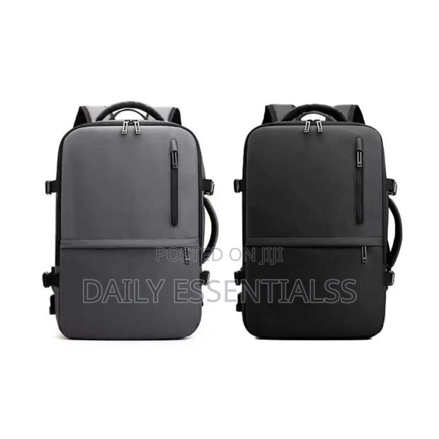 Usb- Enabled Laptop Backpack · Photo 4