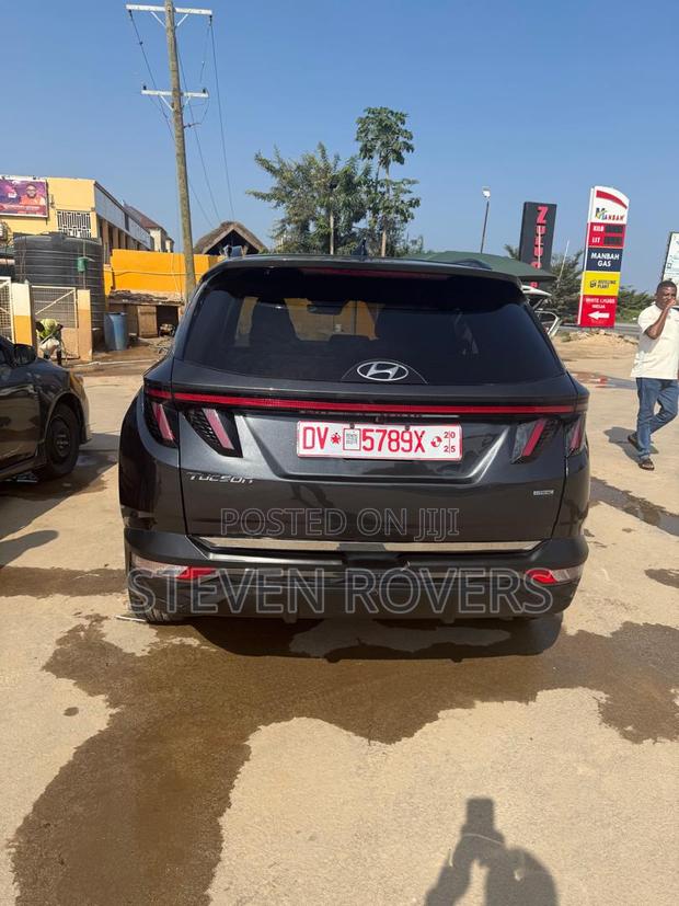 Hyundai Tucson Limited 2023 Gray photo 4