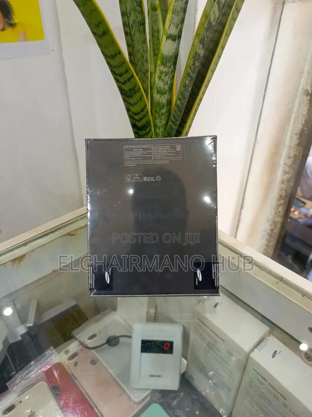 New Samsung Galaxy Z Fold 3 256 GB Black photo 2
