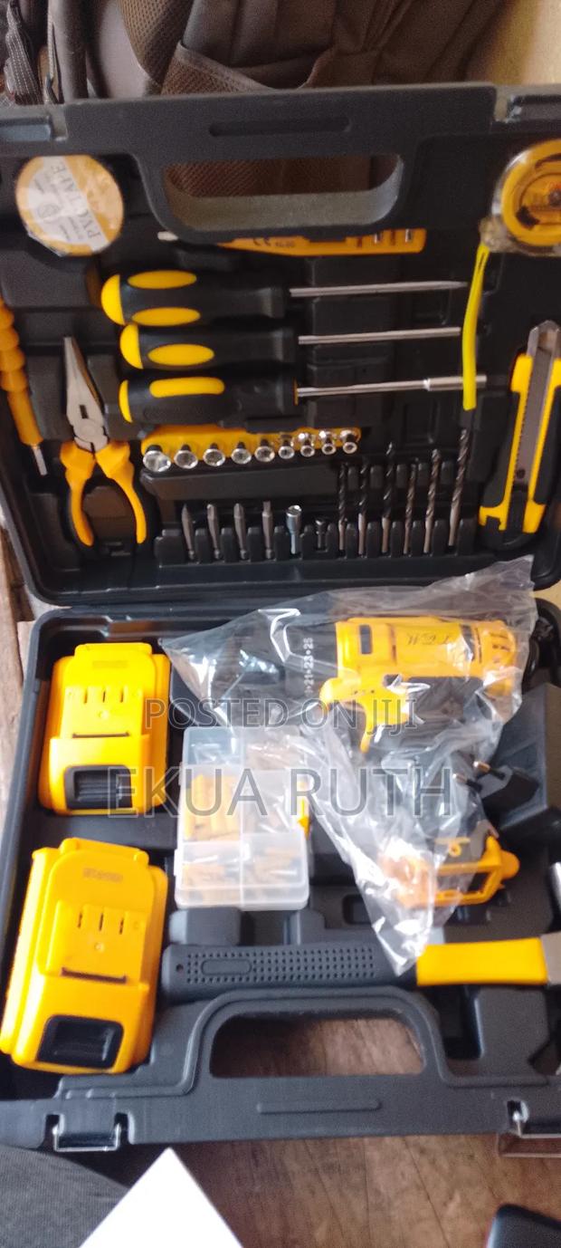 Drilling Machine With 2 Battery · Photo 1