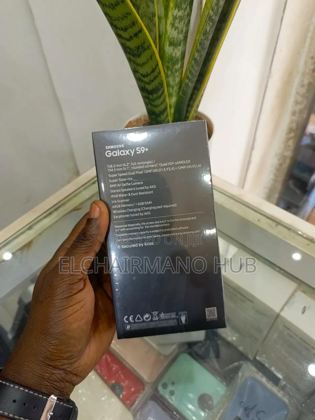 New Samsung Galaxy S9 Plus 64 GB Black photo 2