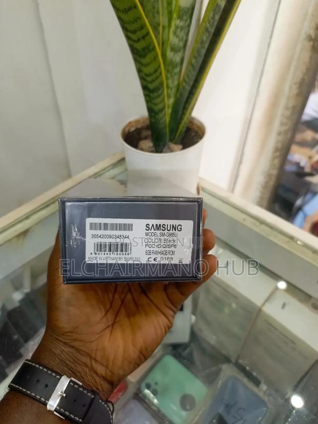 New Samsung Galaxy S9 Plus 64 GB Black photo 3
