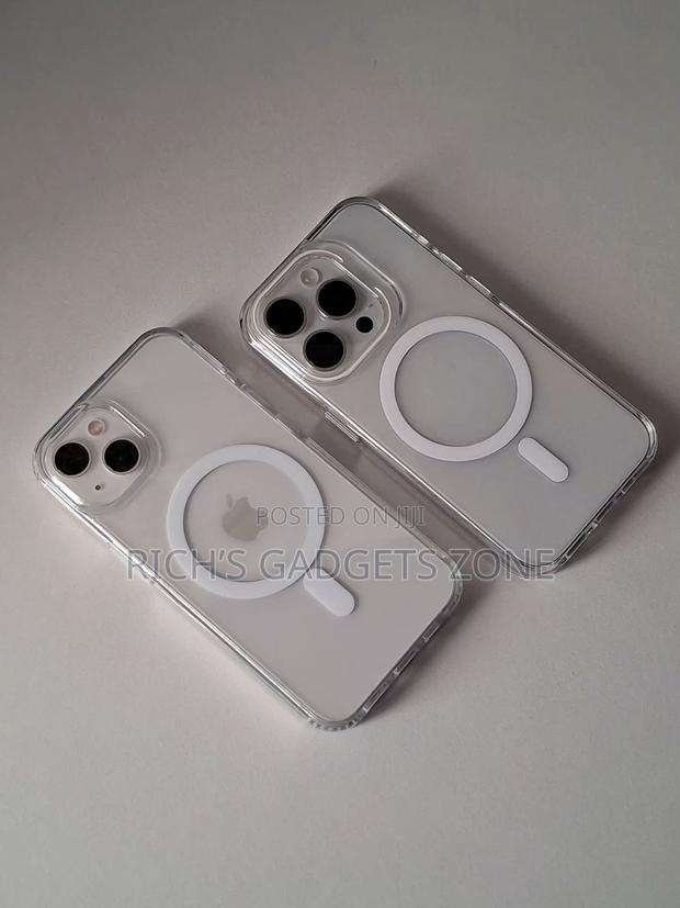 Clear Magsafe Phone Case · Photo 4