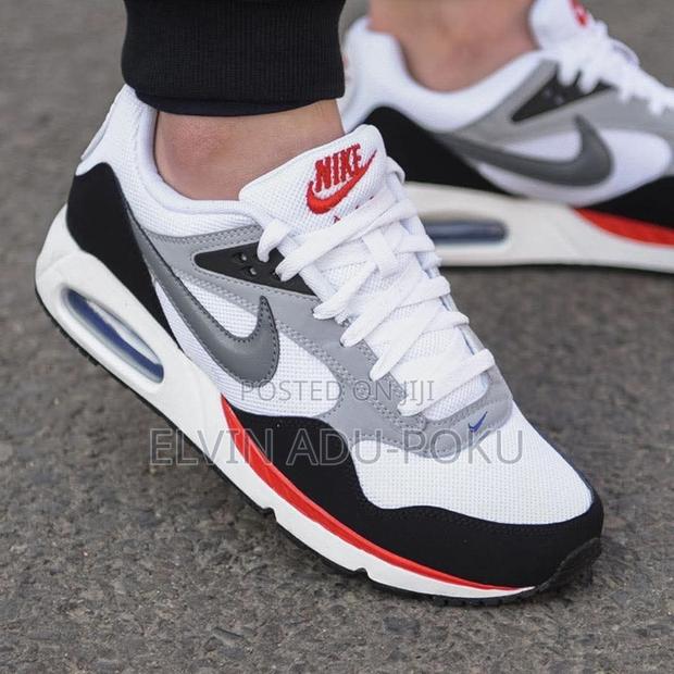 Nike Correlate Running Shoes · Photo 3