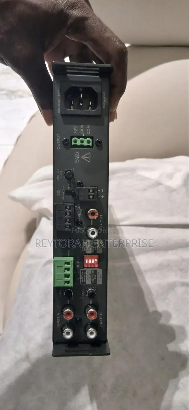 Bose Freespace Iza 190-Hz Integrated Zone Amplifier photo 2