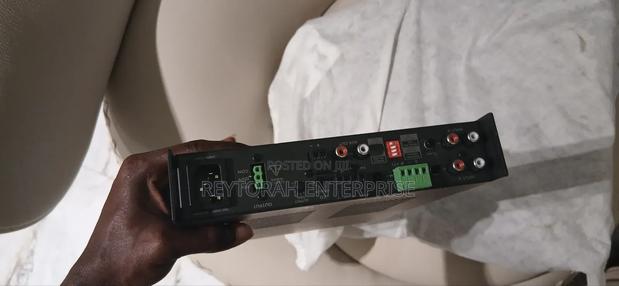 Bose Freespace Iza 190-Hz Integrated Zone Amplifier photo 3