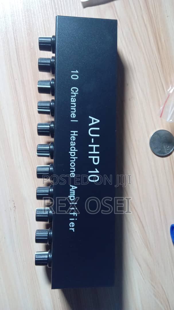 10 Channels Headphone Amplifier · Photo 3