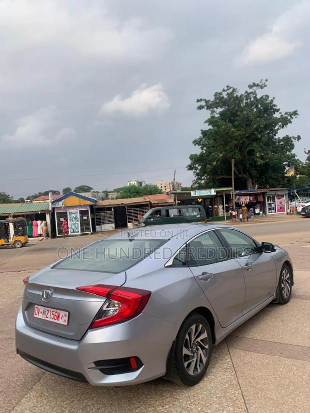 Honda Civic EX Sedan 2018 Silver