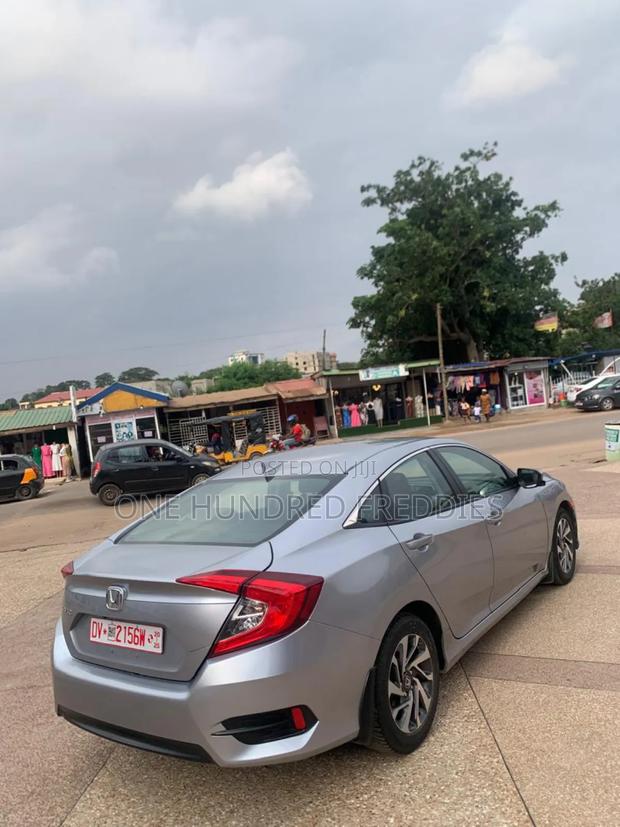 Honda Civic EX Sedan 2018 Silver