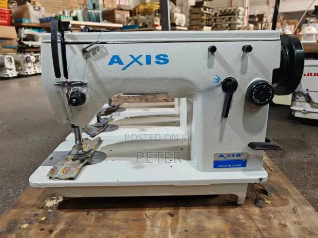 Zigzag Sewing Machine · Photo 2