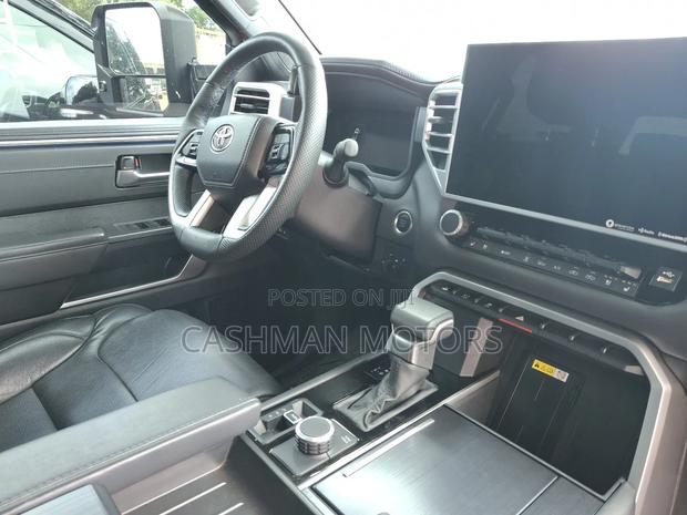 Toyota Tundra Platinum CrewMax 6.5' Bed 2023 Red