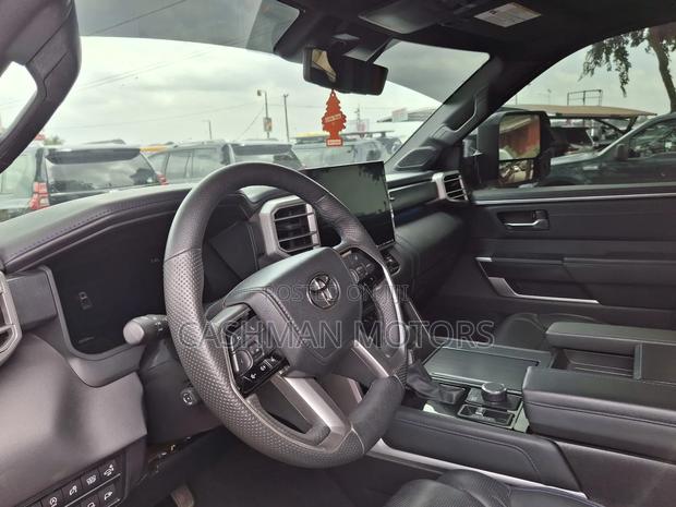 Toyota Tundra Platinum CrewMax 6.5' Bed 2023 Red