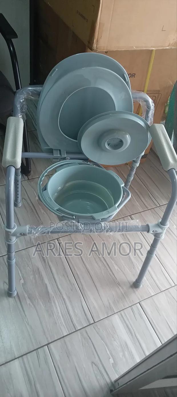 Toilet Seat · Photo 4
