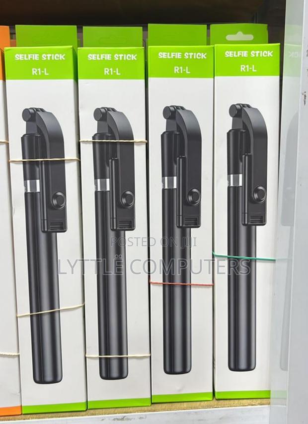 R1 Long Selfie Stick · Photo 2