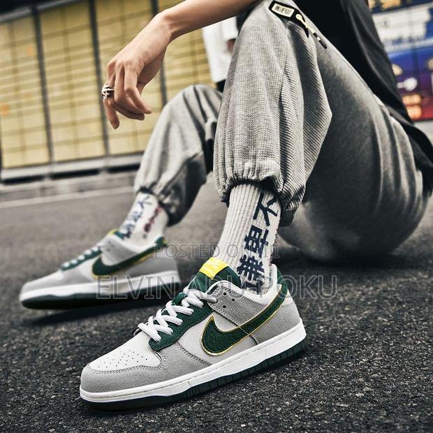 Nike Cliver Sb Dunk Low "Holiday Special" Sneakers · Photo 4