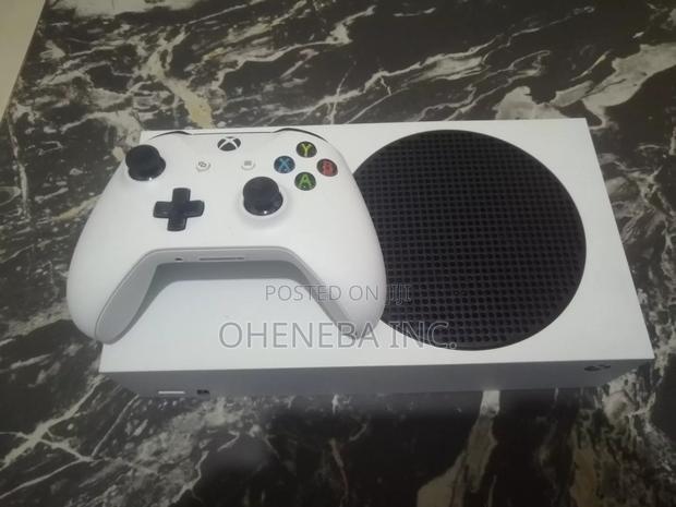 Xbox Series S Console photo 2
