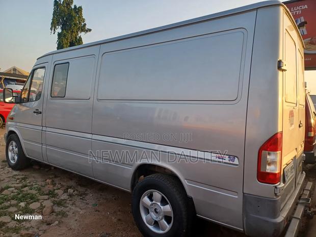Mercedes-Benz Sprinter 2003 Silver