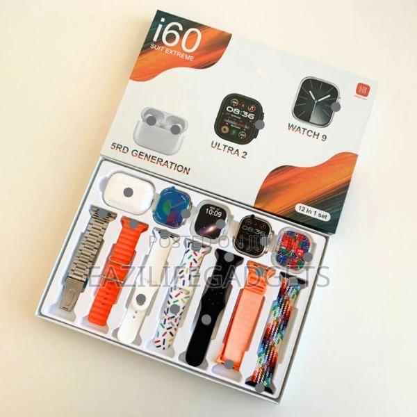 I60 Ultra 3 12 in 1 Smart Watch