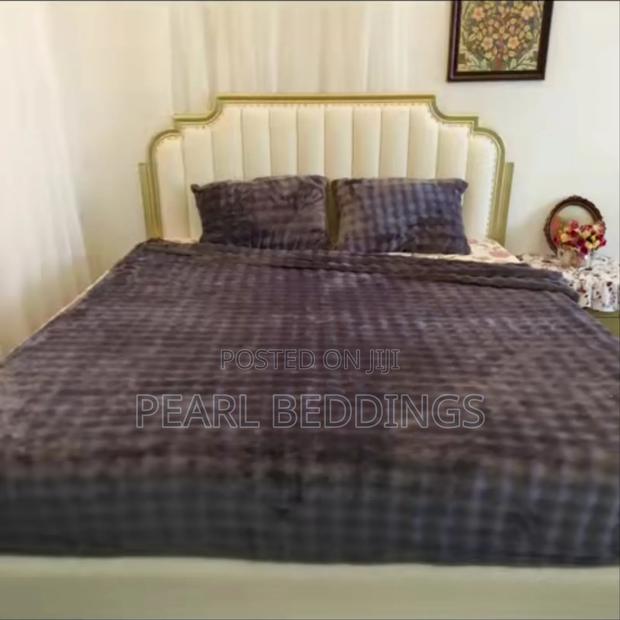 Premium Luxurious Bubble Comfy Blanket With 2 Pillowcases photo 6