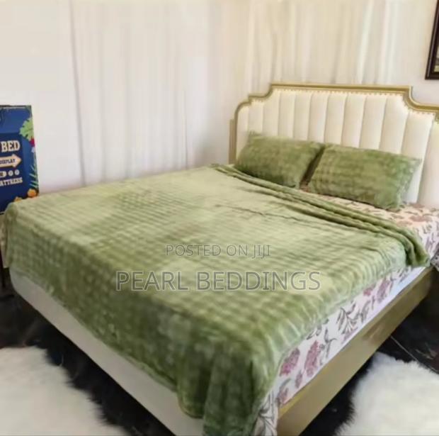 Premium Luxurious Bubble Comfy Blanket With 2 Pillowcases photo 5