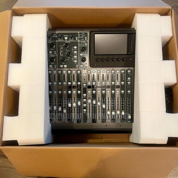 Behringer X32 Compact 40-Channel Digital Mixer · Photo 4
