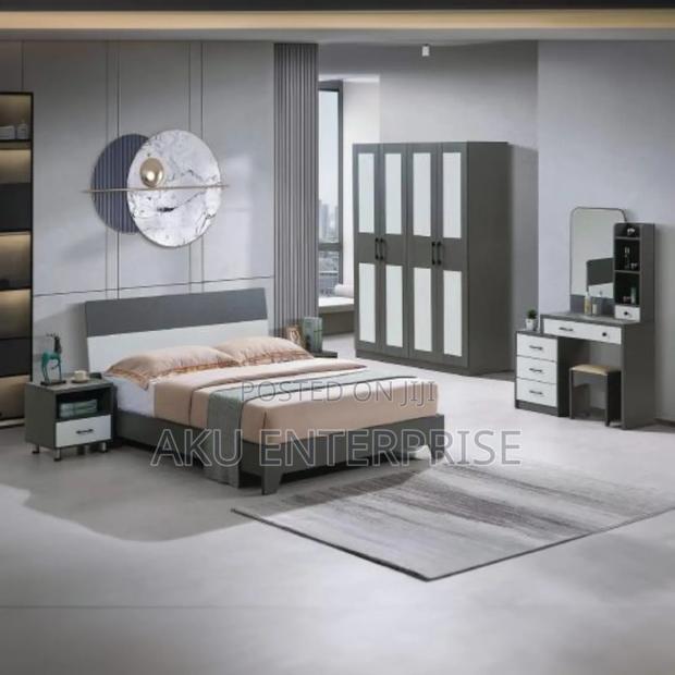 Room Set Bed Wardrobe Dresser Side Tables · Photo 2