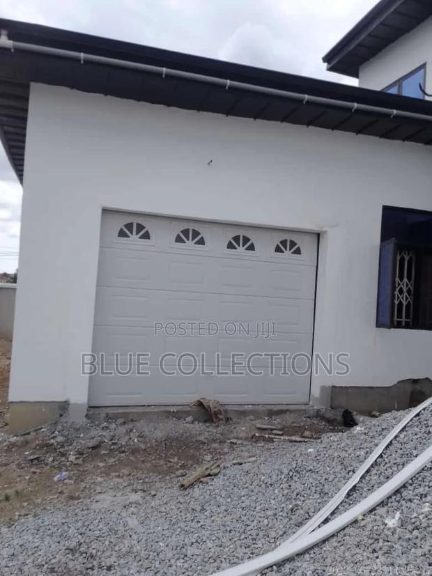 Smart Garage Door With Fanlight and Remote
