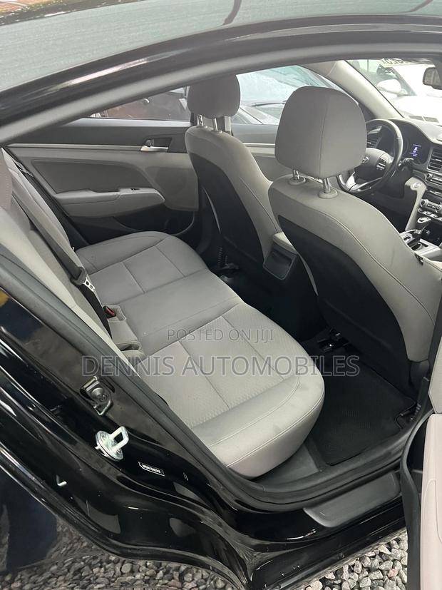 Hyundai Elantra Limited 2020 Black photo 6