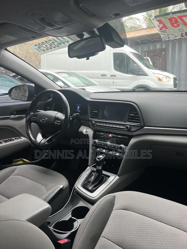 Hyundai Elantra Limited 2020 Black photo 4