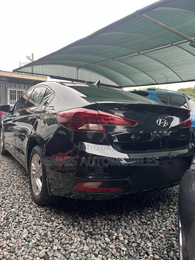 Hyundai Elantra Limited 2020 Black photo 2