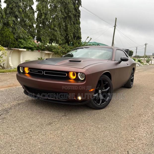 Dodge Challenger SXT AWD 2020 Beige