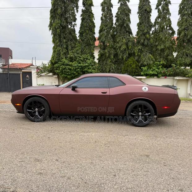 Dodge Challenger SXT AWD 2020 Beige