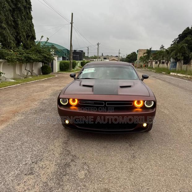 Dodge Challenger SXT AWD 2020 Beige