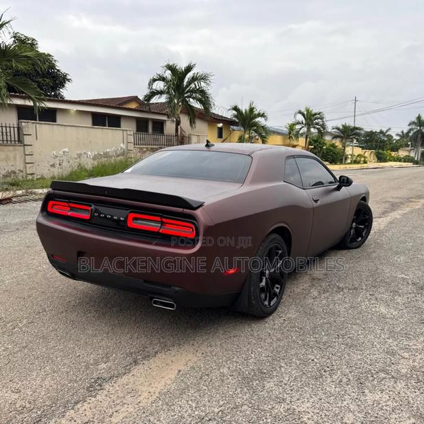 Dodge Challenger SXT AWD 2020 Beige