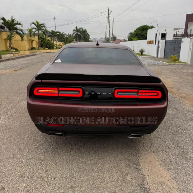 Dodge Challenger SXT AWD 2020 Beige