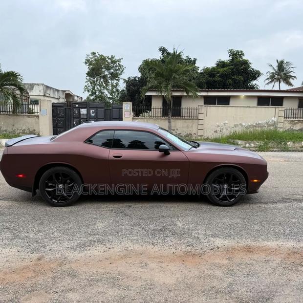 Dodge Challenger SXT AWD 2020 Beige