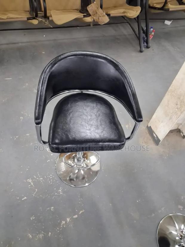 360 Rotating Bar Chair · Photo 4