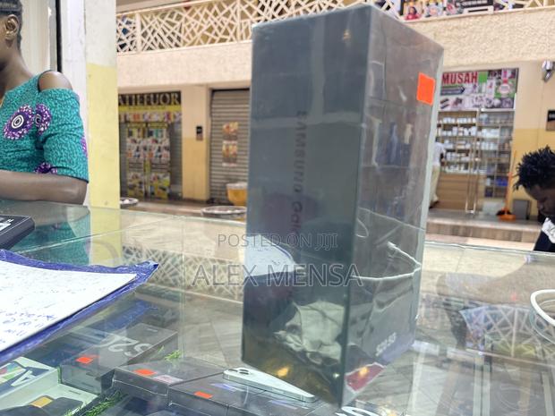 New Samsung Galaxy S20 128 GB Gray