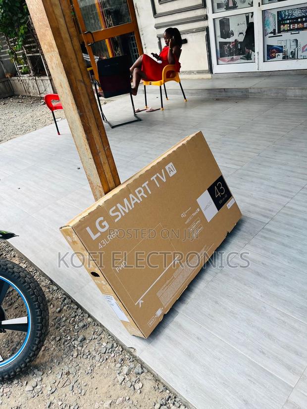 Classic Design Lg 43 Inch Smart Display Tv Slim Edges · Photo 4