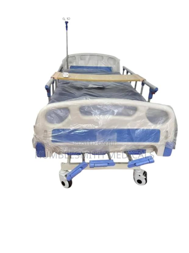Hospital Bed 3 Cranks · Photo 2