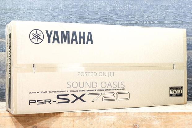 Yamaha Psr-sx720 61-key Arranger Workstation(Keyboard) Plus Free Bag photo 2