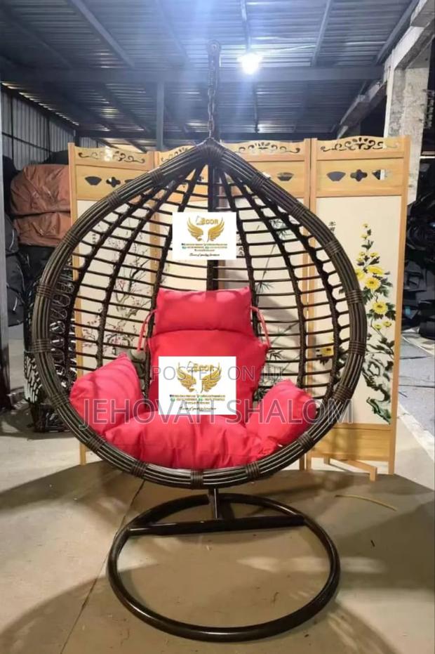 Swing Chair Available for Sale · Photo 2