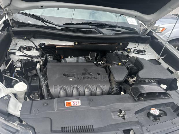 Mitsubishi Outlander 2.0 PHEV AWD 2019 White photo 7