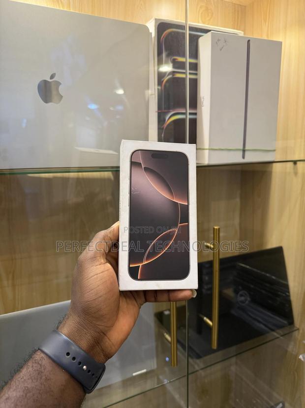 New Apple iPhone 16 Pro 256 GB Gold photo 2